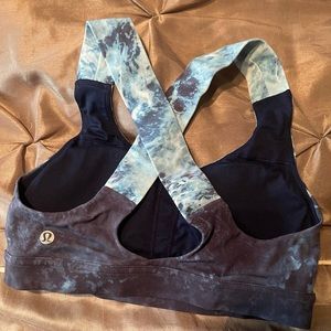 Lululemon sports bra